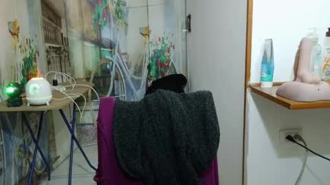 Vannesa online show from 04-22-26, 02:36