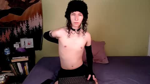 Snapshot of curlyytwink chatting on 01-25-25, 12:26 Noah online show from 01-25-25, 12:26