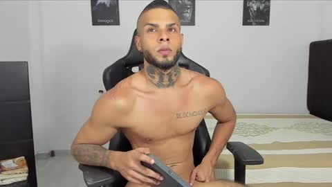 Snapshot of curtis_blake chatting on 09-16-25, 01:39 curtis_blake online show from 09-16-25, 01:39