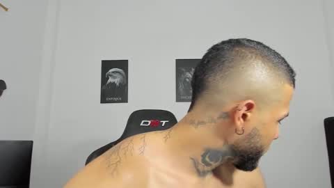 Snapshot of curtis_blake chatting on 10-19-25, 12:55 curtis_blake online show from 10-19-25, 12:55