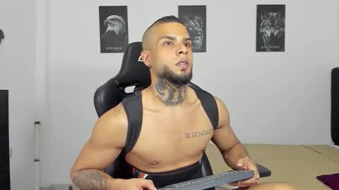 Snapshot of curtis_blake chatting on 12-17-25, 12:27 curtis_blake online show from 12-17-25, 12:27