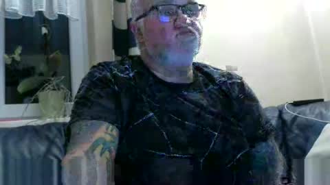 curtus14 online show from 05-06-26, 08:36
