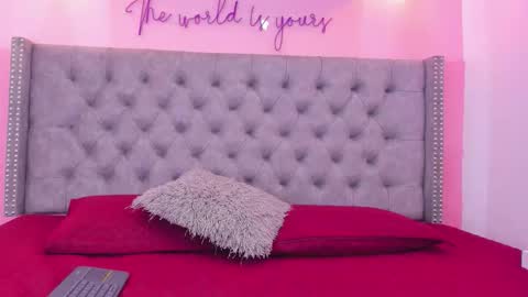 curvy_bigass18 online show from 02-27-26, 08:42