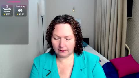 Snapshot of curvy_girlz chatting on 10-05-25, 04:38 curvy_girlz online show from 10-05-25, 04:38