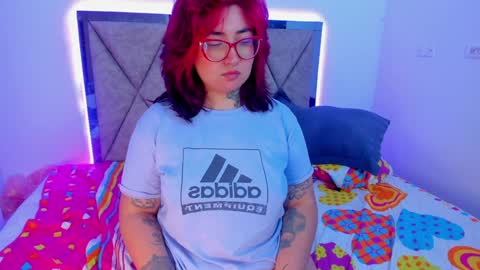 Snapshot of curvybaddie chatting on 01-28-25, 01:18 A online show from 01-28-25, 01:18