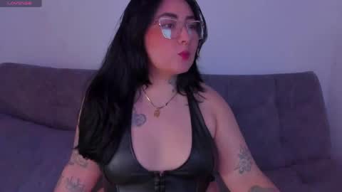 Snapshot of curvybaddie chatting on 04-06-26, 05:47 A online show from 04-06-26, 05:47