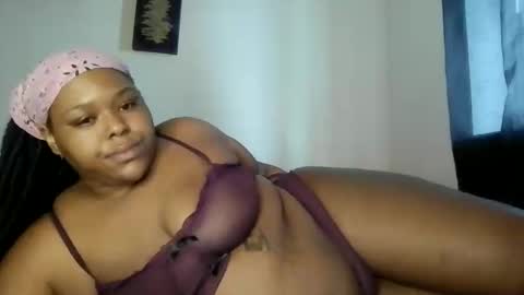 Snapshot of curvybcelinemixe chatting on 03-15-26, 06:36 Cline online show from 03-15-26, 06:36