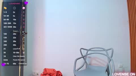 Snapshot of curvybuffgirl chatting on 03-08-25, 10:56 Michel online show from 03-08-25, 10:56