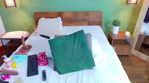 Danna online show from 03-21-26, 01:10