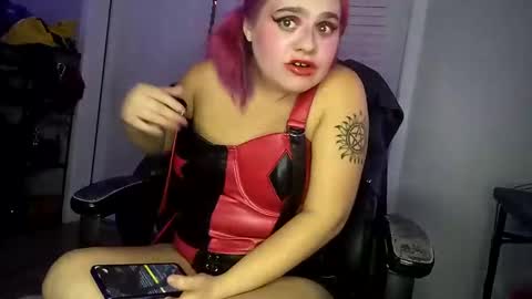 Snapshot of curvylucifinaxxx chatting on 12-04-24, 05:49 Lucifina ganja kittens online show from 12-04-24, 05:49