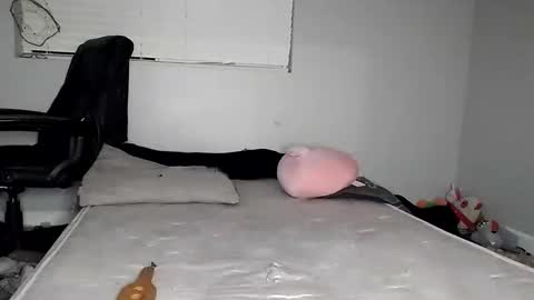 Snapshot of curvylucifinaxxx chatting on 12-30-24, 05:15 Lucifina ganja kittens online show from 12-30-24, 05:15