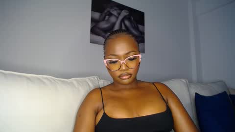 Liya online show from 02-18-25, 01:00