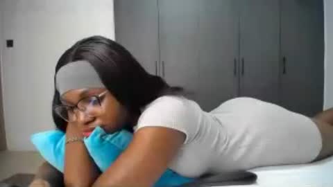 Liya online show from 07-03-26, 01:17