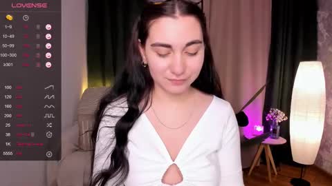 Snapshot of cute_chus chatting on 02-17-25, 12:05 Hanna online show from 02-17-25, 12:05