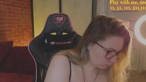 Snapshot of cute_darina chatting on 12-14-24, 07:40 Everyday stream in the same time online show from 12-14-24, 07:40