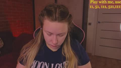 Snapshot of cute_darina chatting on 02-21-25, 01:44 Everyday stream in the same time online show from 02-21-25, 01:44