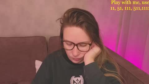 Snapshot of cute_darina chatting on 11-26-25, 01:17 Everyday stream in the same time online show from 11-26-25, 01:17