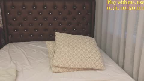 Everyday stream in the same time online show from 03-19-26, 01:42