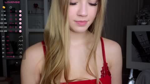 Snapshot of cute_fox_girl chatting on 12-29-24, 07:17 Anne online show from 12-29-24, 07:17