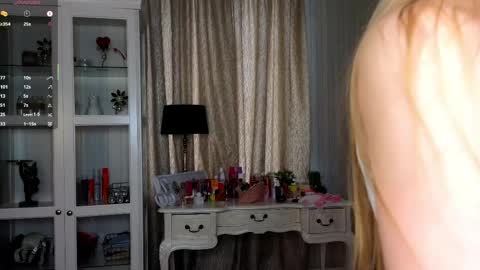 Snapshot of cute_fox_girl chatting on 04-24-26, 07:22 Anne online show from 04-24-26, 07:22