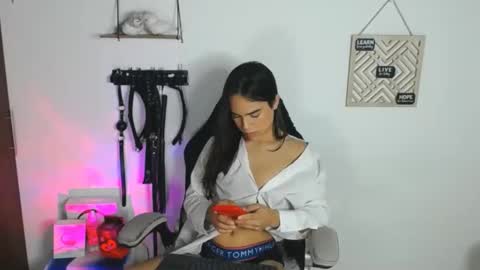 Snapshot of cute_horny12 chatting on 01-24-25, 09:17 Cute horny1 online show from 01-24-25, 09:17