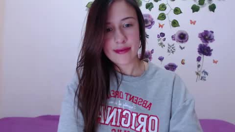 Snapshot of cute_isaa chatting on 05-07-26, 11:10 Isabella online show from 05-07-26, 11:10