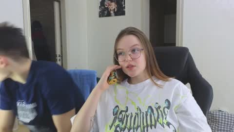 Snapshot of cute_junk chatting on 12-28-24, 08:36 Kite and Jack online show from 12-28-24, 08:36