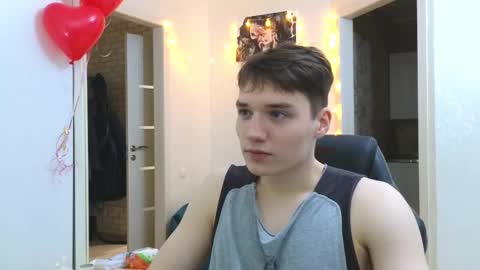 Snapshot of cute_junk chatting on 02-15-25, 08:33 Kite and Jack online show from 02-15-25, 08:33