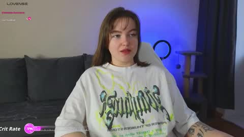 Snapshot of cute_junk chatting on 11-29-25, 05:10 Kite and Jack online show from 11-29-25, 05:10