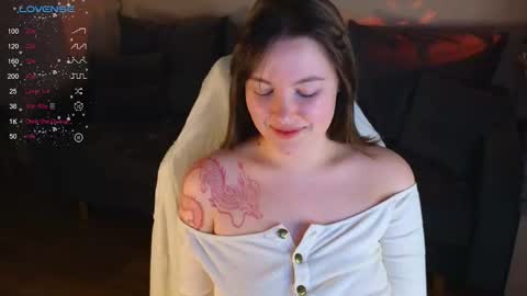 Snapshot of cute_junk chatting on 12-17-25, 01:50 Kite and Jack online show from 12-17-25, 01:50