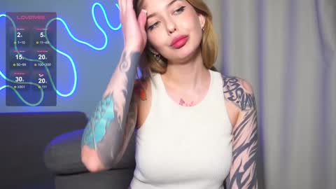 Snapshot of cute_kristall chatting on 02-28-25, 12:20 Im Chris online show from 02-28-25, 12:20