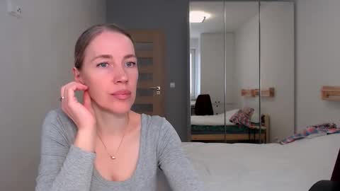 Snapshot of cute_lion_ chatting on 04-19-26, 01:10 cute_lion_ online show from 04-19-26, 01:10