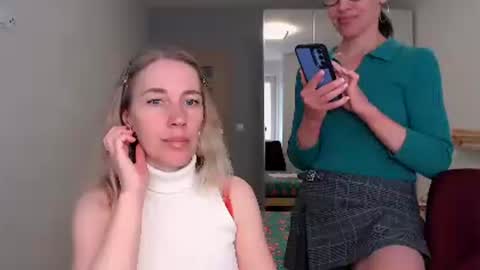 Snapshot of cute_lion_ chatting on 04-24-26, 12:29 cute_lion_ online show from 04-24-26, 12:29