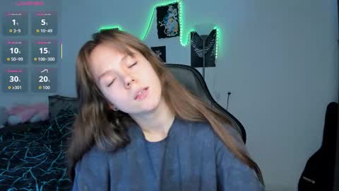 Snapshot of cute_little_ass chatting on 10-03-25, 03:42 Emily online show from 10-03-25, 03:42