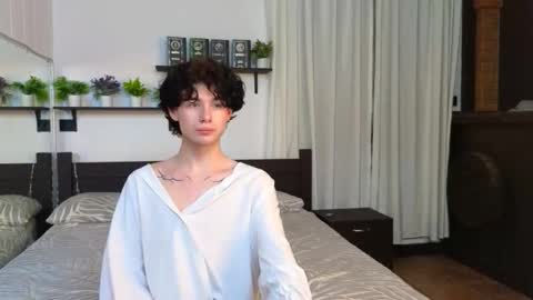 Snapshot of cute_mikex chatting on 02-12-26, 07:20 Mike online show from 02-12-26, 07:20