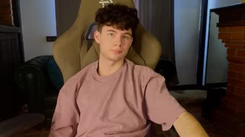 Snapshot of cute_mikex chatting on 03-11-26, 03:23 Mike online show from 03-11-26, 03:23