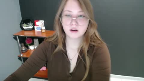 Veronica online show from 01-10-25, 07:25