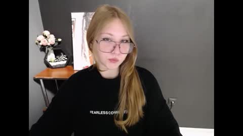 Veronica online show from 10-13-25, 06:46