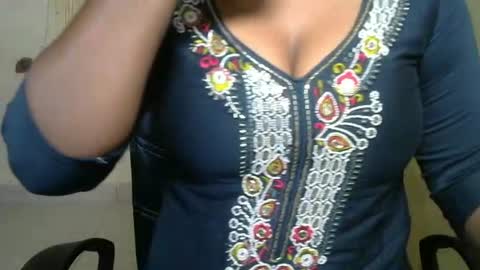 Snapshot of cute_payalji chatting on 04-24-26, 02:03 alia online show from 04-24-26, 02:03