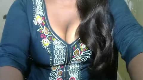 Snapshot of cute_payalji chatting on 04-29-26, 01:43 alia online show from 04-29-26, 01:43