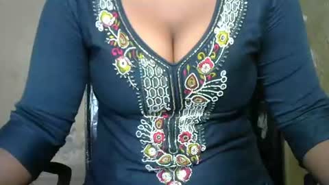 Snapshot of cute_payalji chatting on 05-16-26, 02:52 alia online show from 05-16-26, 02:52