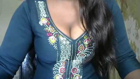 Snapshot of cute_payalji chatting on 05-17-26, 02:53 alia online show from 05-17-26, 02:53
