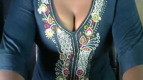Snapshot of cute_payalji chatting on 05-21-26, 02:18 alia online show from 05-21-26, 02:18
