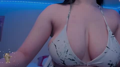 Snapshot of cute_redface_ chatting on 12-11-24, 04:28 Bb online show from 12-11-24, 04:28