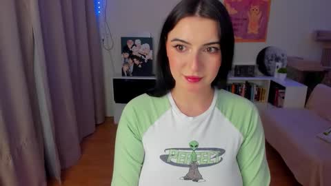 Snapshot of cute_redface_ chatting on 10-22-25, 03:56 Bb online show from 10-22-25, 03:56