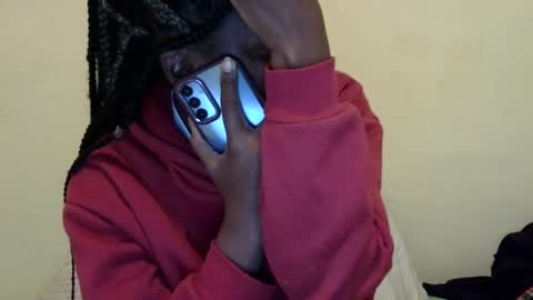 Snapshot of cute_roxie chatting on 12-23-24, 07:41 cute_roxie online show from 12-23-24, 07:41