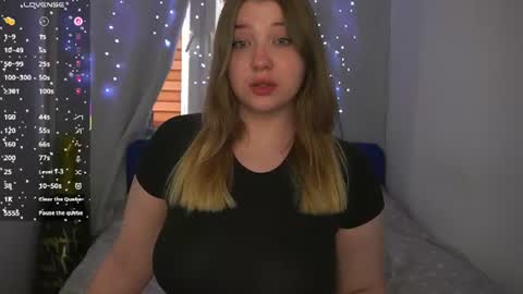 Snapshot of cute_sharloti chatting on 06-10-26, 04:50 Sasha online show from 06-10-26, 04:50