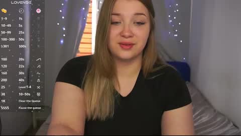 Snapshot of cute_sharloti chatting on 07-22-26, 05:27 Sasha online show from 07-22-26, 05:27