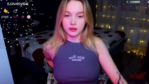 Snapshot of cute_summer_breathe chatting on 01-05-25, 12:31 Sue online show from 01-05-25, 12:31