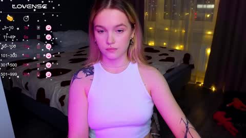 Snapshot of cute_summer_breathe chatting on 01-05-25, 06:56 Sue online show from 01-05-25, 06:56